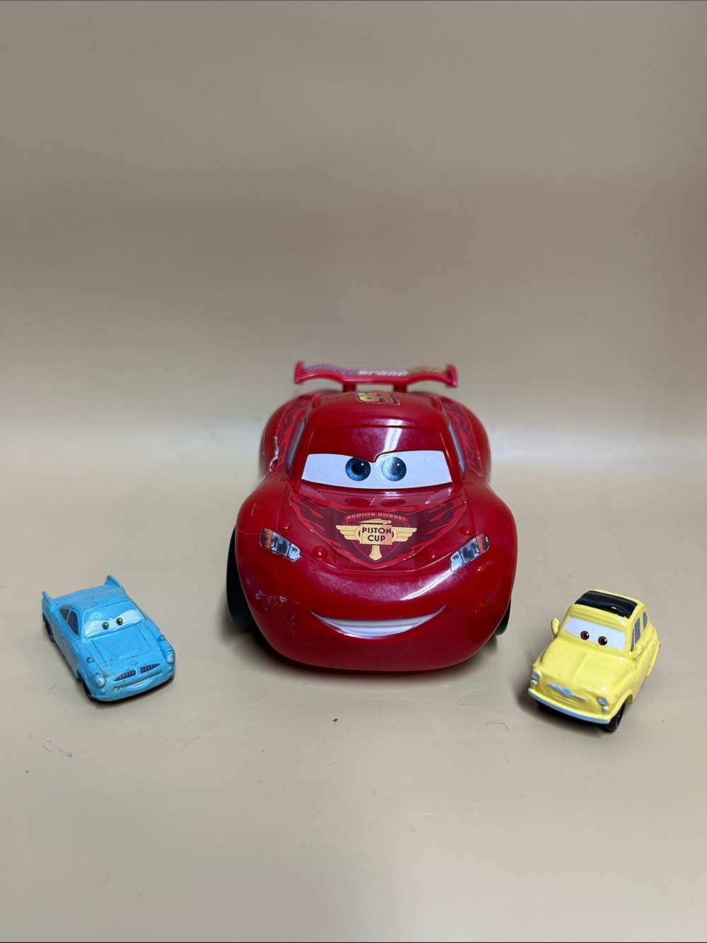 Cars Lightning McQueen Red plastic Toy Car - set of 3